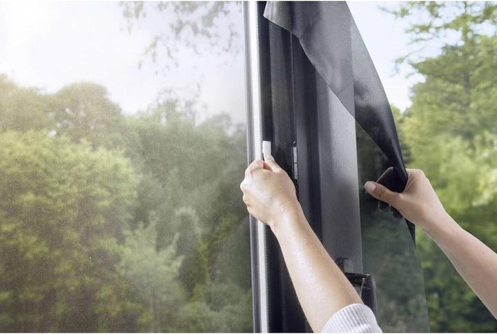 Image du produit tesa Grille anti-pollen, pour les personnes allergiques, à sceller, y compris bande Velcro autocollante (130 x 150 cm)