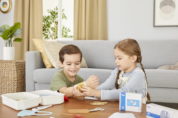 Actual product image MGA Little Tikes First Aid Kit