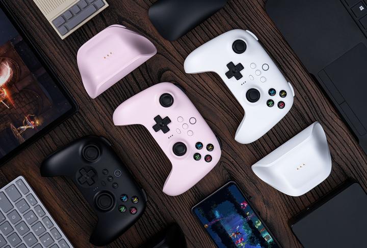 Immagine prodotto 8bitdo Ultimate Controller con stazione di ricarica (PC, Switch)
