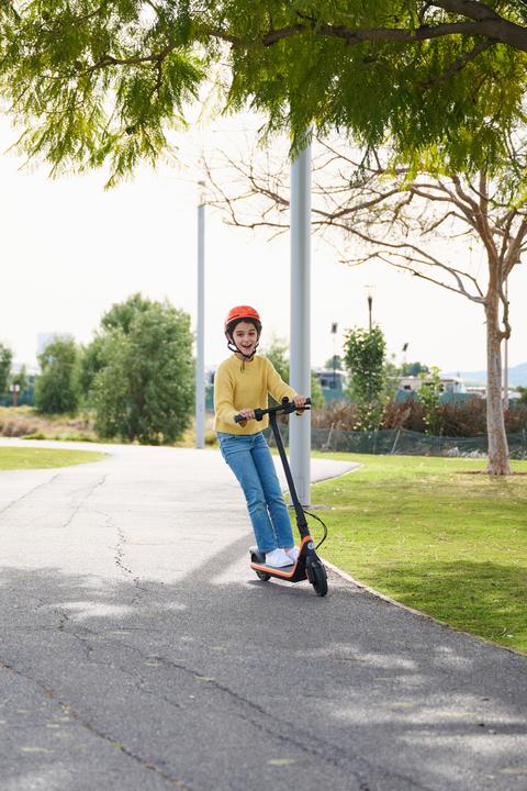 Actual product image Segway-Ninebot eKickScooter C2 E (16 km/h, 11 km, 150 W)
