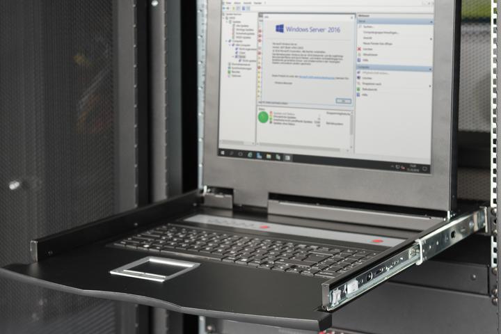 Produktbild Digitus Modulare Konsole mit 19" TFT (48,3cm), 16-Port CAT 5 KVM & Touchpad, schweizer Tastatur