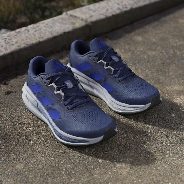 Produktbild Adidas Questar 3 (50)