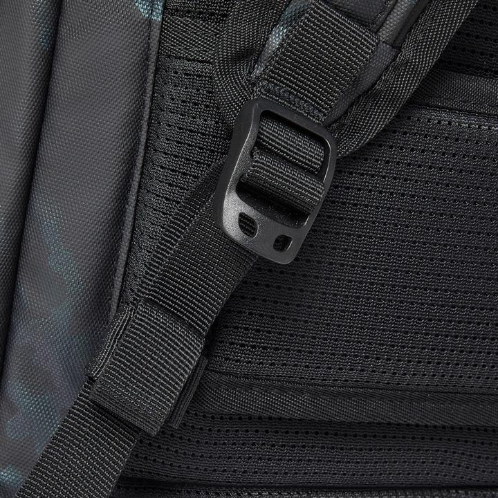 Actual product image Rivacase Riva Rucksack Sherwood 32L navy 7663 (32 l)