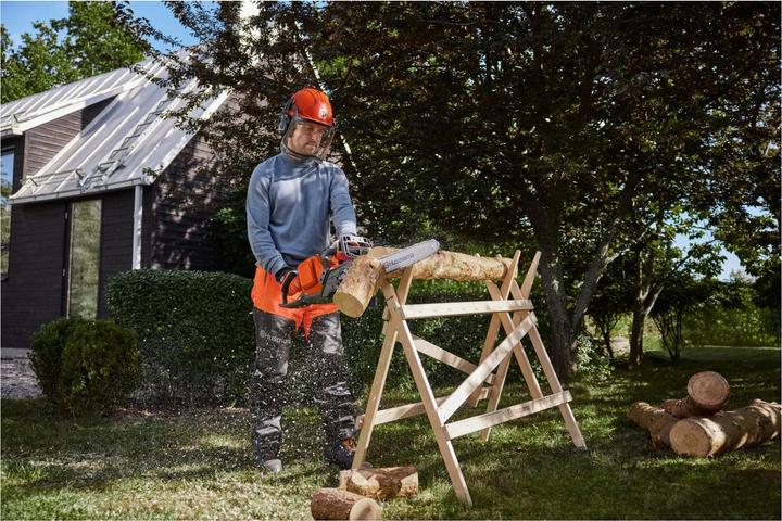 Actual product image Husqvarna Cordless chainsaw 240i (Battery chain saw)