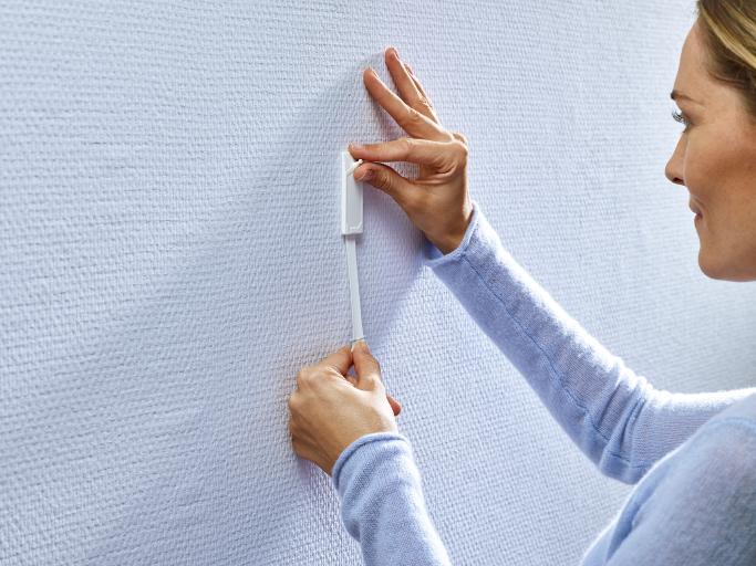 Image du produit tesa Clou adhésif pour papier peint & plâtre, 1kg de tenue, détachable sans trace & réutilisable, 2 clous