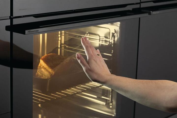 Actual product image Hisense Backofen Pyrolyse BlackGlass HI8 BI 614P8B Glasfront schwarz