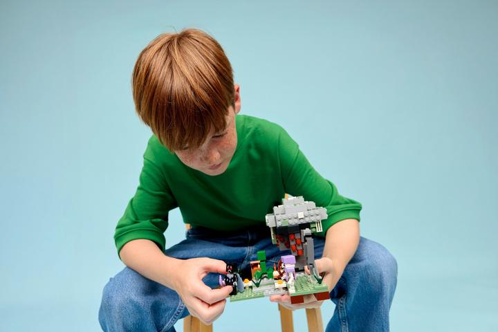 Actual product image LEGO Blasser Garten (LEGO Minecraft)