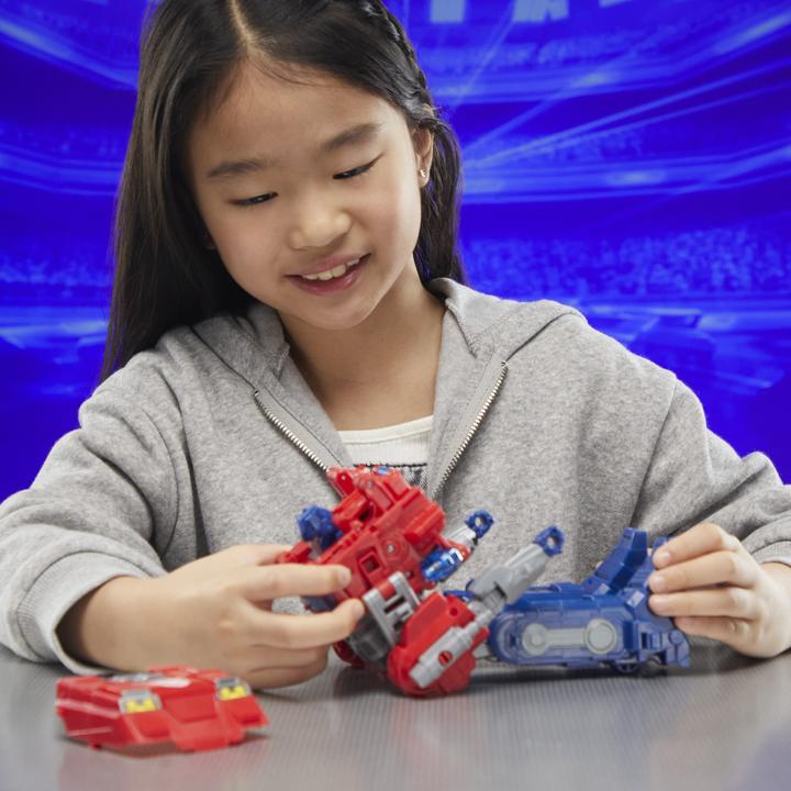 Produktbild Hasbro Transformers Mv8 Power Flip Admiral