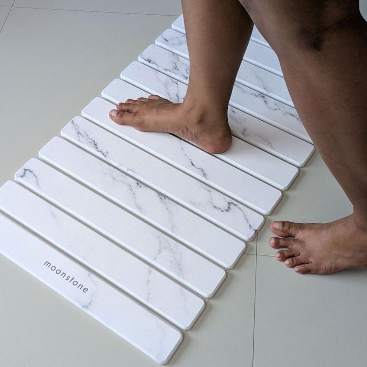 Actual product image Moonstone Badematte Melipa XL nebelgrau aus Kieselgur (76 x 43 cm)