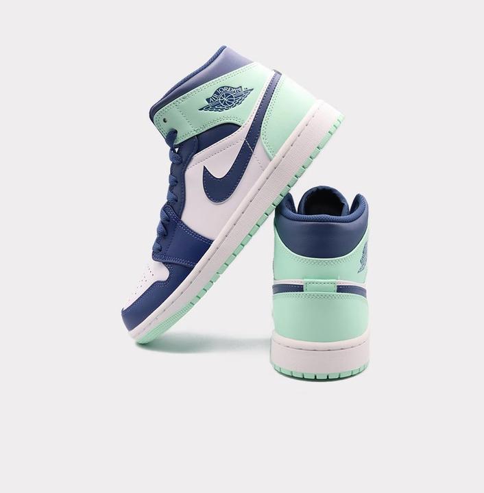 Produktbild Nike Air Jordan 1 (42)