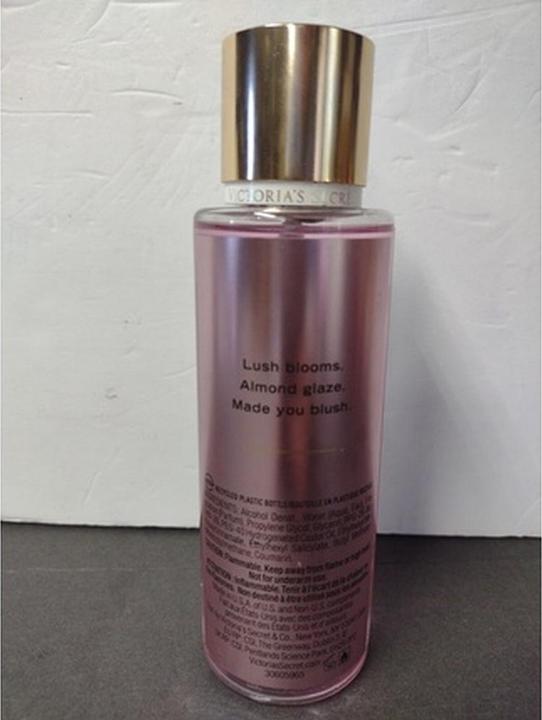 Image du produit Victoria's Secret Pétales de velours (250 ml, Spray parfumé pour le corps et les cheveux)