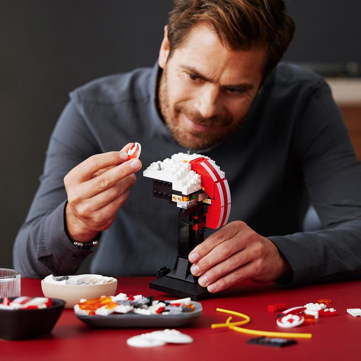 Produktbild LEGO Helm von Luke Skywalker (75327, LEGO Star Wars)