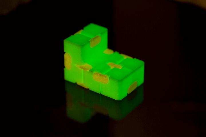 Immagine prodotto Out of the blue Giocattolo Fidget Cubo dell'Infinito