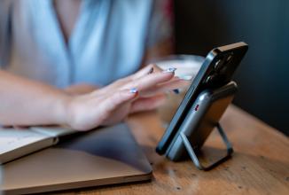 Actual product image Newell Powerbank MS-10000 MagSafe 10000 mAh PD 20 W - grey (10000 mAh, 20 W, 37 Wh)