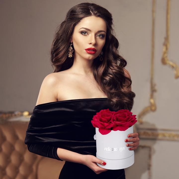 Actual product image Relaxdays White Round Flowerbox with 4 Roses (Dried flowers, 1x)