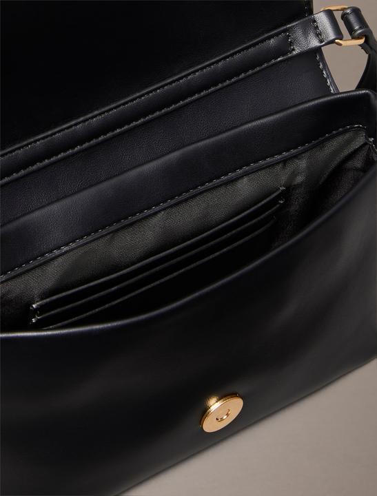 Produktbild Calvin Klein Erhobene CK Klappe Querbody
