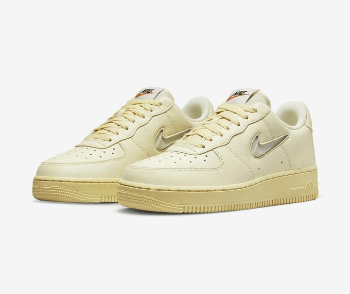 Produktbild Nike Air Force 1 '07 LX (36.5)