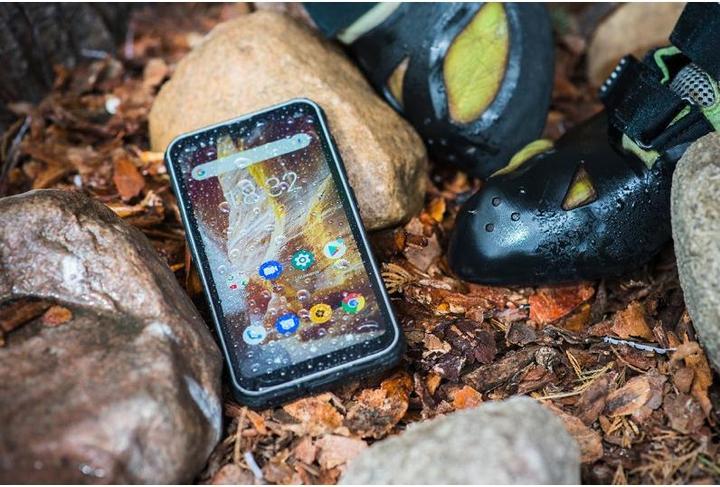 Produktbild Maxcom MS 572 4G NFC smartphone (32 GB, Schwarz, 5.71", Dual SIM, 4G)