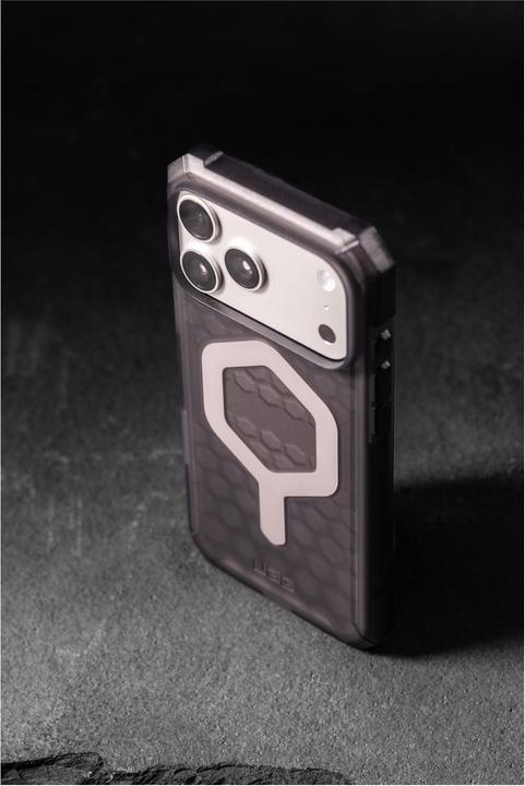 Actual product image UAG Essential Armor MagSafe (Apple iPhone 17 Pro)