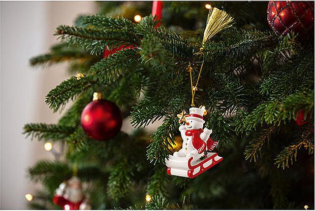 Produktbild Villeroy & Boch Ornament Schneemann 2025 Christmas Classics