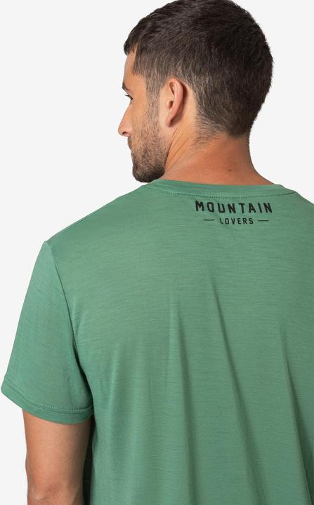 Actual product image Super Natural Skiing Bear Tee (XXL)