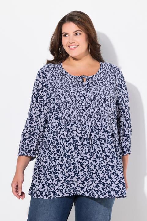 Image du produit Ulla Popken Chemisier smocké, motif à fleurs. Décolleté rond et manches 3/4. Coupe évasée. (42, 44)