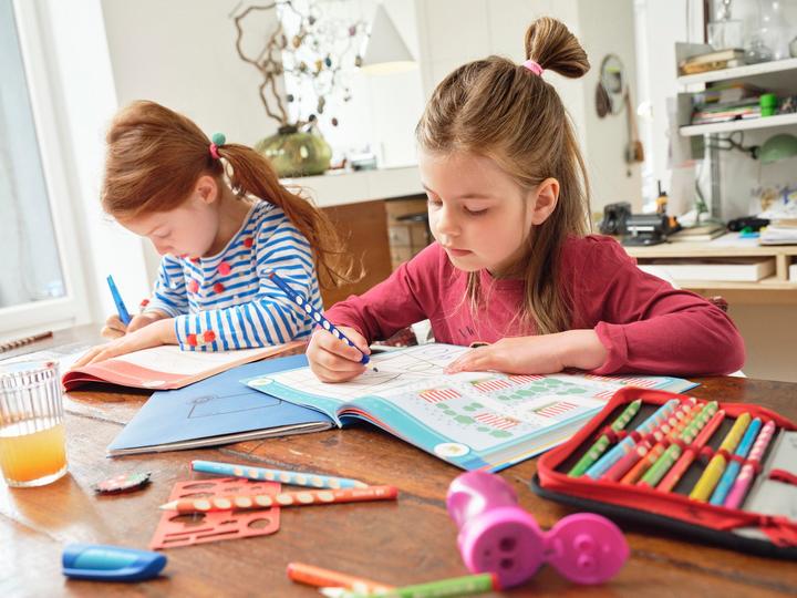 Productafbeelding STABILO EASYcolors ergonomisch kleurpotlood voor rechtshandigen (Geel, 1 x)