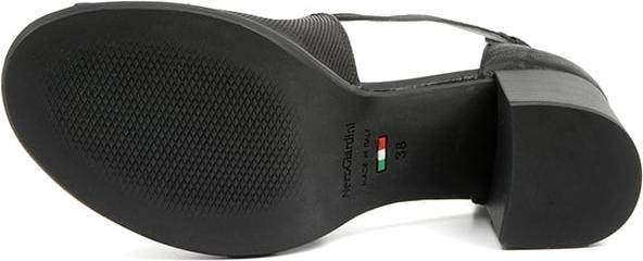 Actual product image Nero Giardini Lucky (37)