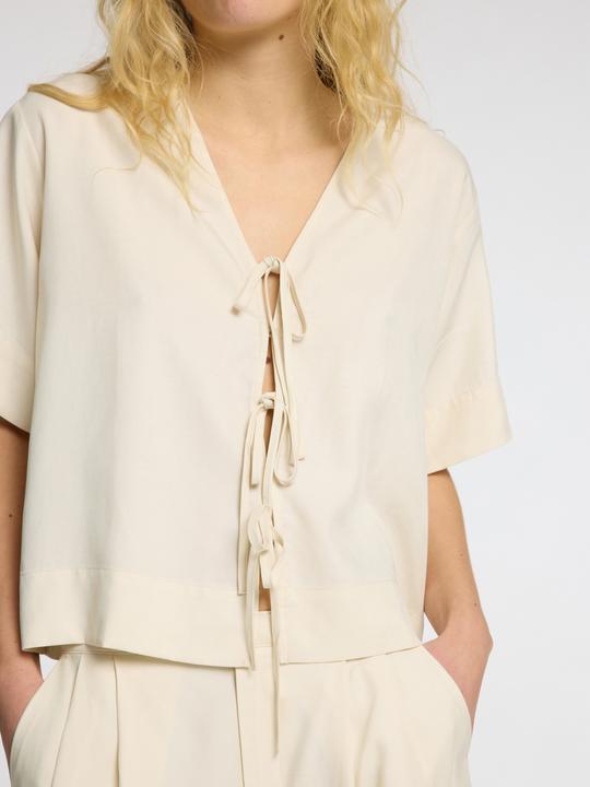 Actual product image Selected Femme Vorn gebundene Top mit V-Ausschnitt (38)