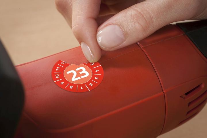 Actual product image Avery Test badges