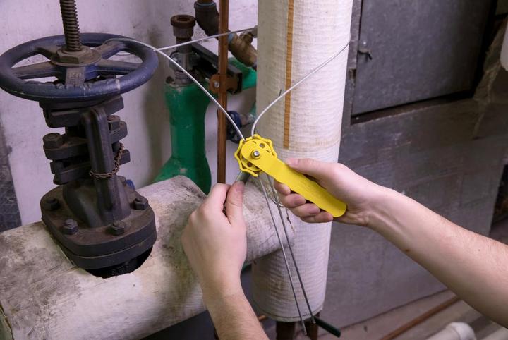 Produktbild Brady Spin-System für zusätzliche Sicherheit, Vorrichtung, Werkzeug und 1.50 m-Kabel, Glasfaserverstärkt