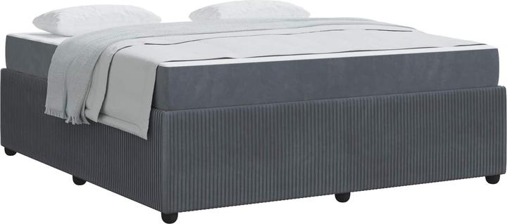 Gris foncé