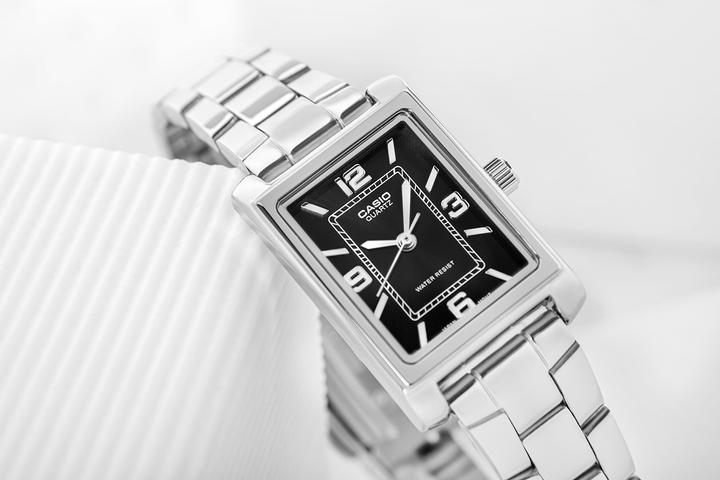 Actual product image Casio Ladies' watch LTP-1234DD-1ADF + BOX
