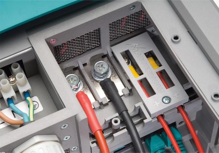 Image du produit Mastervolt ChargeMaster Plus 12/35-3 12V 35A Chargeur de batterie 3 bancs de batteries (12V, 35 A)