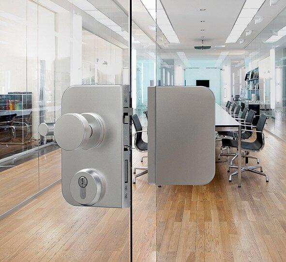 Actual product image Dormakaba Panic glass door lock OFFICE Junior SVP 5000