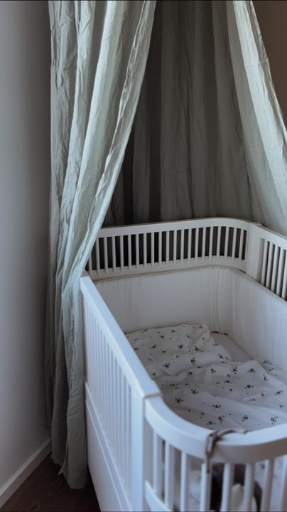 Actual product image Copenhagen Vanilla - Bed Bumper Cot - Milk - 340x30x4 cm