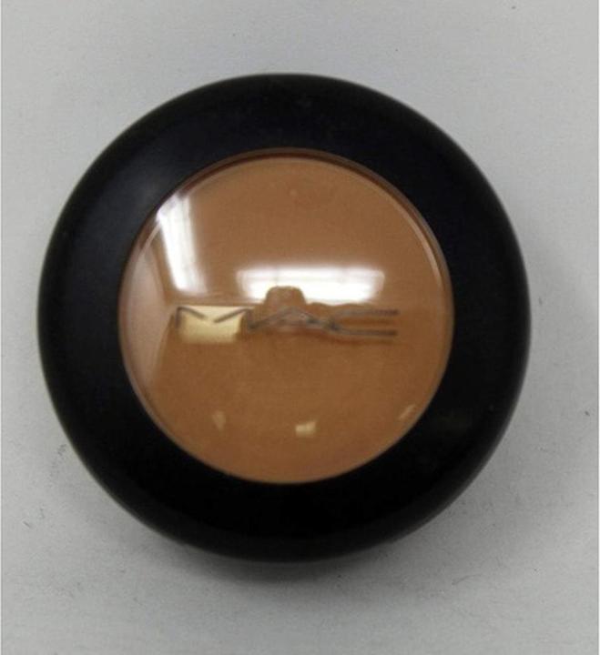 Actual product image MAC Cosmetics Studio Finish SPF 35 Concealer (Product No. NC42)