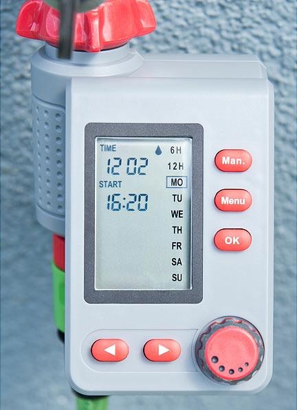 Produktbild Royal Gardineer Digitalter Bewässerungscomputer mit Regen & Boden-Feuchtigkeitsmesser (Bewässerungscomputer)