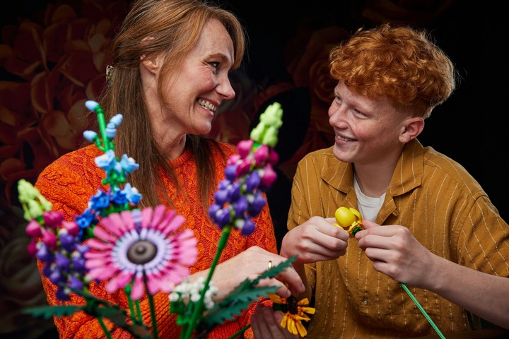 Actual product image LEGO Dried flower arrangement (10314, LEGO Icons, LEGO Botanical)