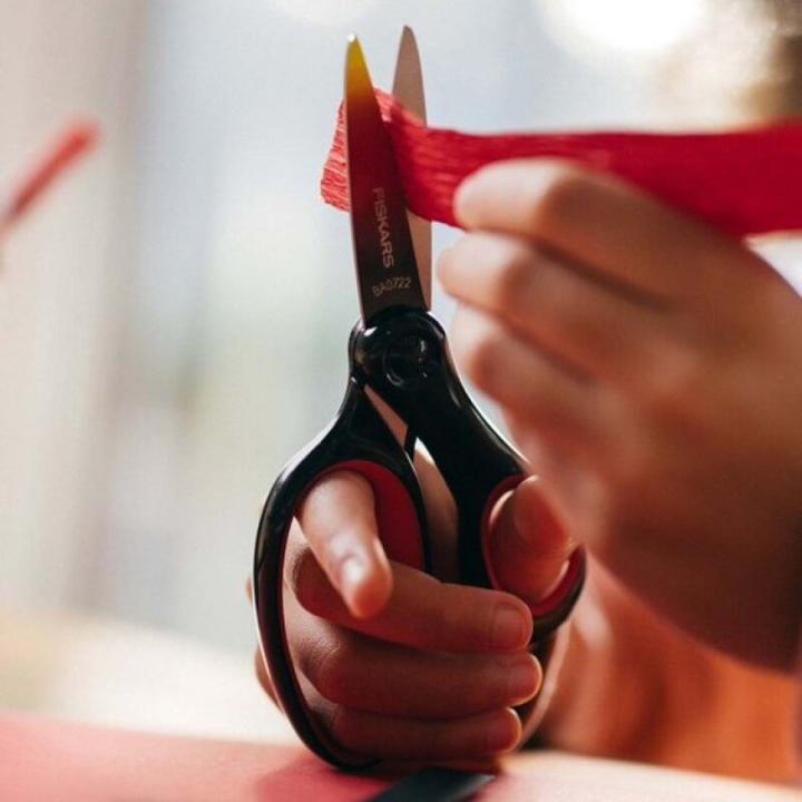 Image du produit Fiskars 1067853 Ciseaux pour enfants, Rouge (15 cm)