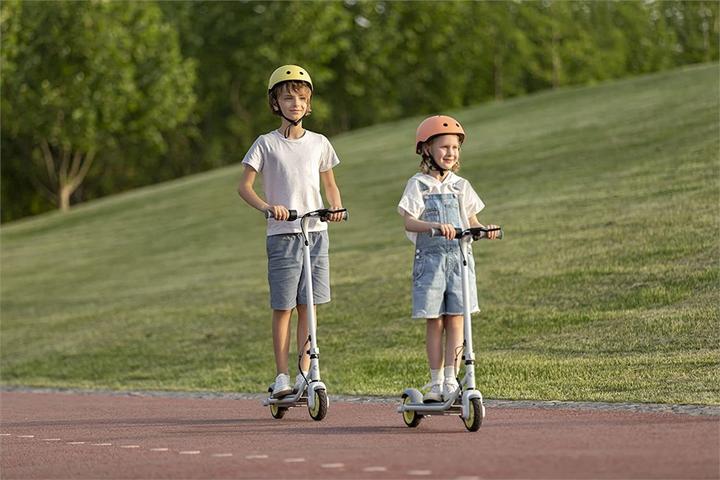 Actual product image Segway-Ninebot Zing C8 (16 km/h, 10 km, 120 W)