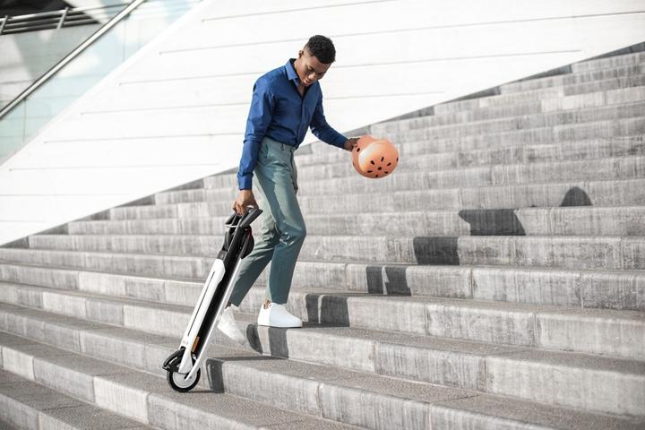 Produktbild Segway-Ninebot Elektroroller Air T15D (20 km/h, 12 km, 250 W)