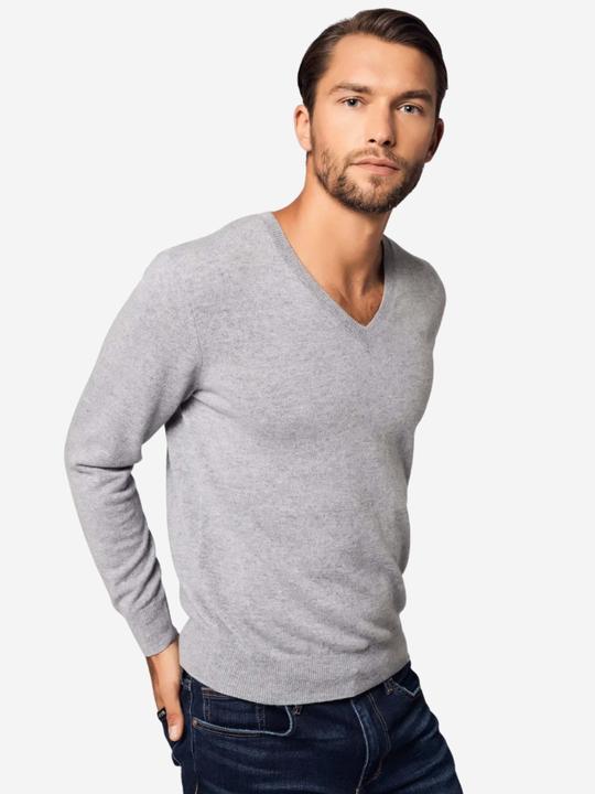 Actual product image Bellemere Pullover Solid V-Neck Merino Sweater (XL)