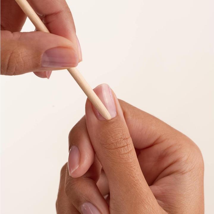 Image du produit essence THE MANICURE STICKS bâtonnets pour manucure (5 ml)
