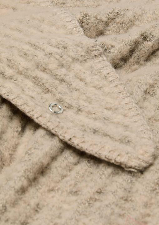 Actual product image S.Oliver Tuch Triangel-Schal mit Strickmuster