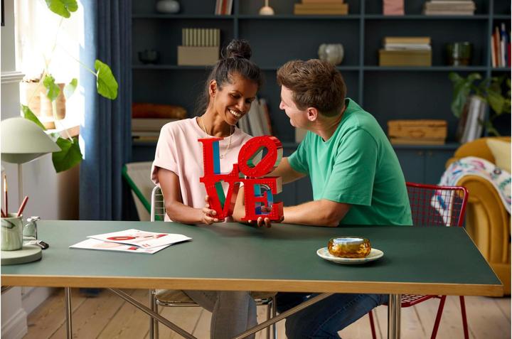 Actual product image LEGO Love (31214, LEGO Art)