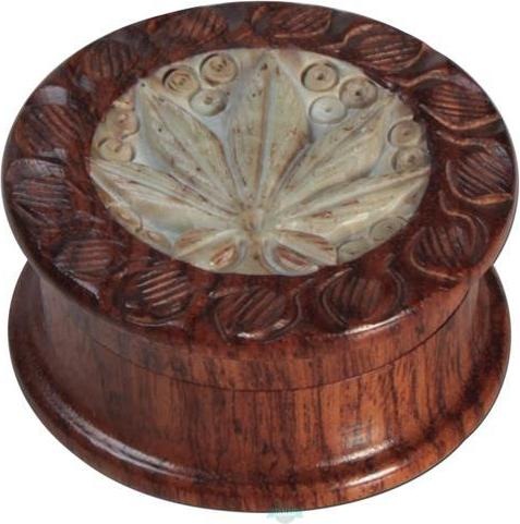 Actual product image Black Leaf Grinder rosewood with soapstone blade