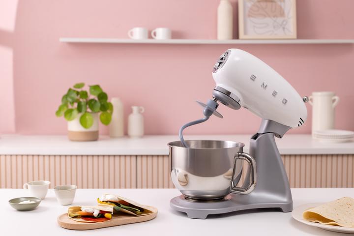 Image du produit Smeg 50's Retro Style Standard (800 W, 4.80 l)