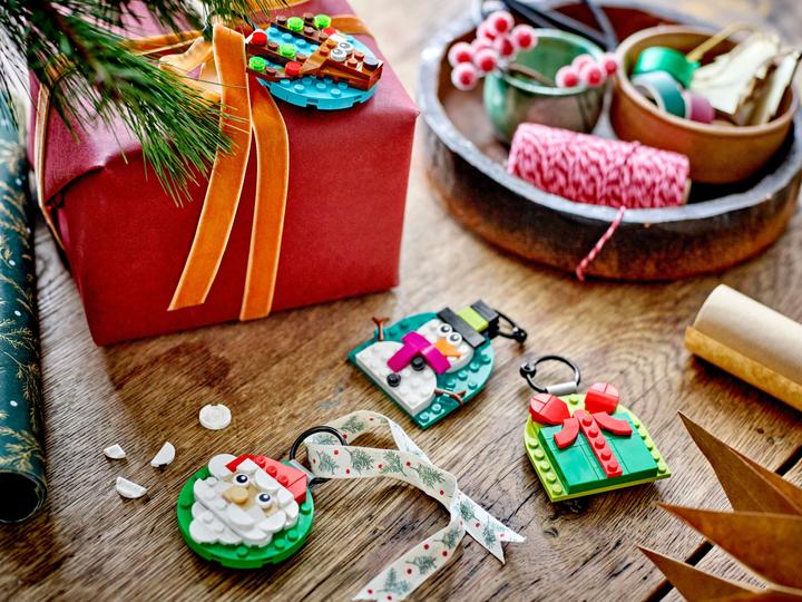 Produktbild LEGO Verschiedene Christbaumanhänger (40744, LEGO Iconic)