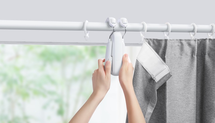 Actual product image SwitchBot Smart curtain motor Rod 3 white